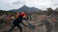 Guatemalská sopka Fuego naďalej vybuchuje