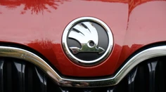 Škoda Auto na dva týždne zastavuje výrobu, chýbajú im čipy aj iné komponenty