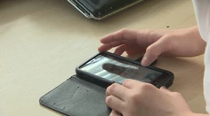 Poistila si nový mobil, ktorý sa poškodil: Teraz sa nevie dostať k peniazom