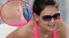 Katie Holmes je obyčajná mama a má strie. No a čo!