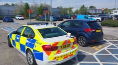 Policajti chytili vodiča, ktorý jazdí 50 rokov bez vodičáku. Oklamal dokonca aj poisťovňu