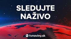 Briti prichádzali k Buckinghamskému palácu a lúčili sa s kráľovnou