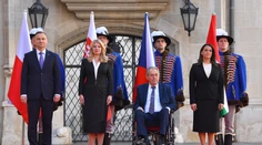 Prezidenti V4 v Bratislave odsúdili ruskú agresiu na Ukrajine, riešili aj energie