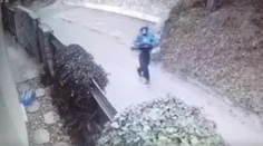 Obyvateľov Devína vystrašil muž so zbraňou v ruke. Nepoznáte ho?