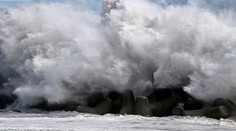 Silný tajfún zasiahol oblasť Tokia, hlásia jednu obeť a desiatky zranených