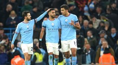 Manchestrom sa darilo. United dal za posledných 10 minút štyri góly, platili len dva. City skresalo manko