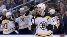 Cháru čaká 22. sezóna v NHL, už nie je iba najvyšší, ale aj najstarší hráč profiligy