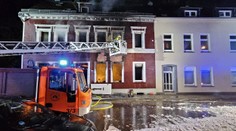 Pri výbuchu v obytnom dome v Essene sa zranili tri osoby