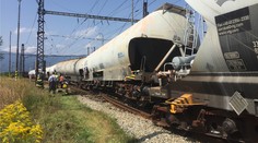 Vo Vrútkach sa vykoľajilo päť vagónov nákladného vlaku