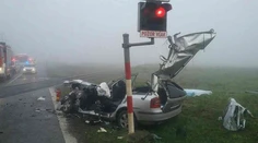 Meškanie do práce sa im stalo osudným. Zrážku vlaku a auta neprežil Milan (†30) a Brigita (†25)
