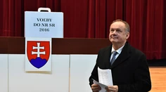 Kiska vystúpil k voľbám, zostavením vlády poverí Fica. Tu si pozrite jeho prejav