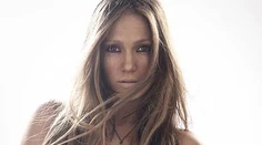 Jennifer Lopez ukázala nahé prsia. A bez retuše!