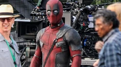 Ryan Reynolds už nakrúca pokračovanie Deadpoola. To je vymakané telo