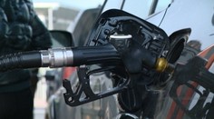 Zlacňovanie na pumpách! Benzín už stojí menej ako kola