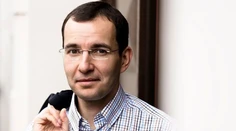 Manžel europoslankyne Jany Žitňanskej bojuje o život
