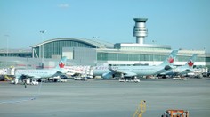 Krádež na letisku v Toronte: Zmizol kontajner so zlatom a cennosťami za milióny eur