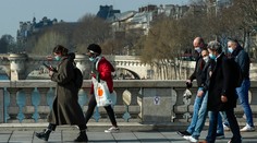 Paríž aj viaceré regióny zavádzajú mesačný lockdown