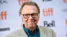 Vo veku 75 rokov zomrel britský herec Tom Wilkinson