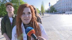 Do Kyjeva sa vracia život, v uliciach stretnete ozbrojených vojakov aj tínedžerov na kolobežkách