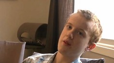 Len 13-ročný autista pozval na oslavu pár kamarátov. Toto však nečakal!