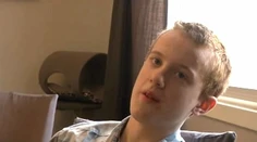 Len 13-ročný autista pozval na oslavu pár kamarátov. Toto však nečakal!