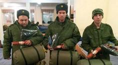 VIDEO: Mobilizovaní Rusi ukázali dary od armády. Nechýba saláma či maska na paintball