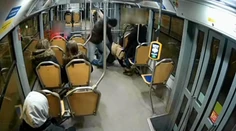 Medaila za odvahu: Žena v MHD zastavila útočníka, ktorý rozbil mužovi fľašu o hlavu