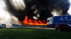 Obrovský požiar skladov v Šuranoch. Hustý dym bolo vidieť až do Nových Zámkov