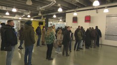 Pribaľte si trpezlivosť. Klientske centrá sú preplnené, vybaviť si občiansky trvá aj hodiny