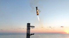 Historický úspech SpeceX. Raketový nosič Super Heavy sa pri návrate na Zem podarilo zachytiť mechanickými ramenami