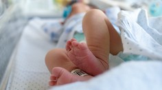 Žena až do pôrodu netušila, že je tehotná. Kontrakcie si zamenila za bolesti z pokazeného jedla