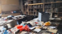 Aj dnes tam je stále cítiť dym. Ako vyzerá škola, ktorú mal podpáliť jej žiak?