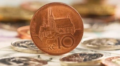 Česi hromadne rozbíjajú prasiatka. Túto vzácnu mincu možno máte doma aj vy