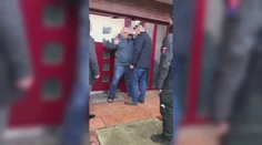 Predstavuje sa ako budúci majiteľ Markízy, má exekúcie za 780-tisíc. Takto to vyzeralo, keď ho navštívil exekútor