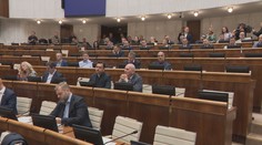 Poslanci prvýkrát zasadli do zrekonštruovaného parlamentu. Skúška nového zariadenia viacerých prekvapila