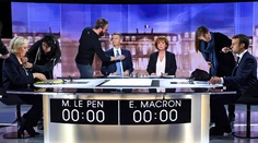 Francúzski prezidentskí kandidáti si v predvolebnej debate nič nedarovali