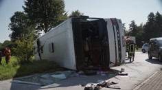 Pri nehode autobusu v Nemecku sa zranilo 44 ľudí, prevažne rumunských zberačiek jahôd
