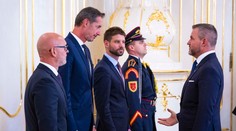 Predstavitelia opozície sa s prezidentom stretli na spoločnom obede. Vyčítajú mu jednu vec