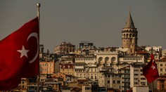 Turecko reaguje na prudký nárast prípadov covidu. Vracia sa víkendový lockdown