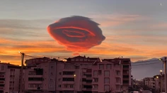 Sociálne siete zaplavili fotografie mimoriadne zvláštneho oblaku. Jeho krásu ešte umocňoval západ slnka