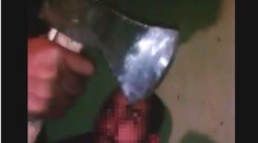 Šíri sa video, ako muža v Prešove zahnali sekerou do kúta so slovami „prineste hrniec na krv“