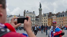 Slovenskí fanúšikovia v Lille v menšine. Takýto výsledok tipujú