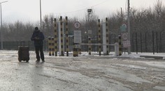 Chaos na ukrajinských hraniciach. Ľudia chceli pešo prechádzať cez priechody, kde to zakázali