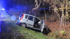 Pri nehode vypadla mladá žena z auta na diaľnicu, len zázrakom ju nezrazilo iné auto