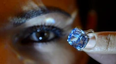 Vydražili vzácny modrý diamant. Suma je rekordná
