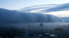 Hmla, akú ste ešte nevideli: Na mesto sa valí ako lavína