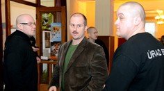Kotleba musí vysvetliť "prešľapy". A to písomne