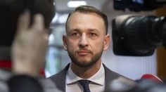 Minister Šutaj Eštok oznámil, že všetci hasiči, policajti a záchranári dostanú odmenu 500 eur