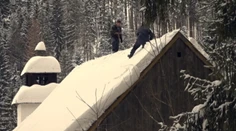 V kysuckom skanzene vo Vychylovke bojujú s tonami snehu