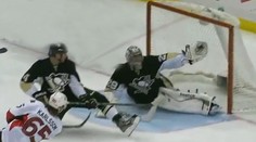 Hitparáda šialených zákrokov: Noc v NHL patrila brankárom